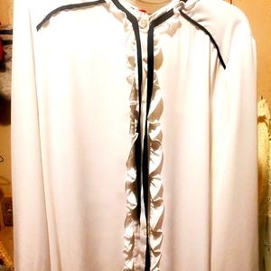 White&black office chemise, button ups.